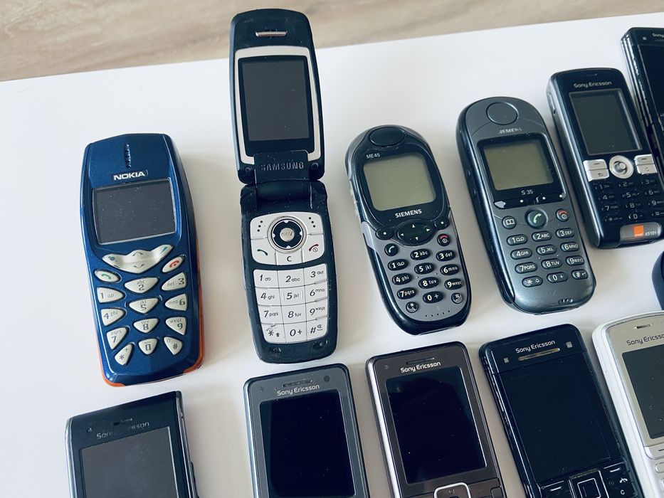 Zestaw telefonow 21 sztuk