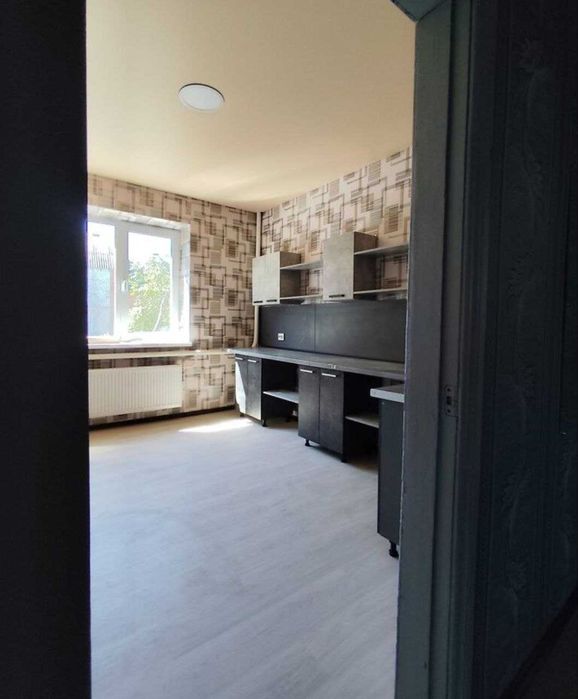 Продам 2 х этажный дом 250 метров, г.Валки   SM