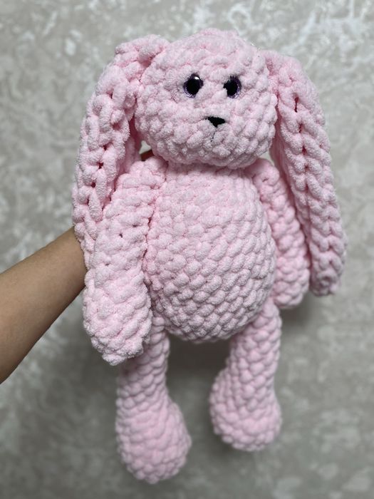 Вʼязаний зайчик,ручна робота