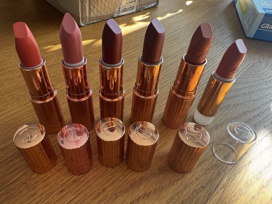 Ponadka Charlotte Tilbury