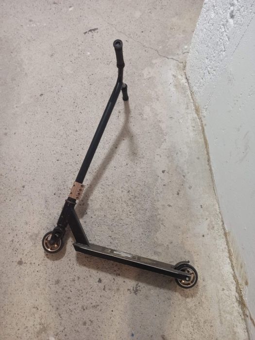 Hulajnoga z kołkami aluminiowymi