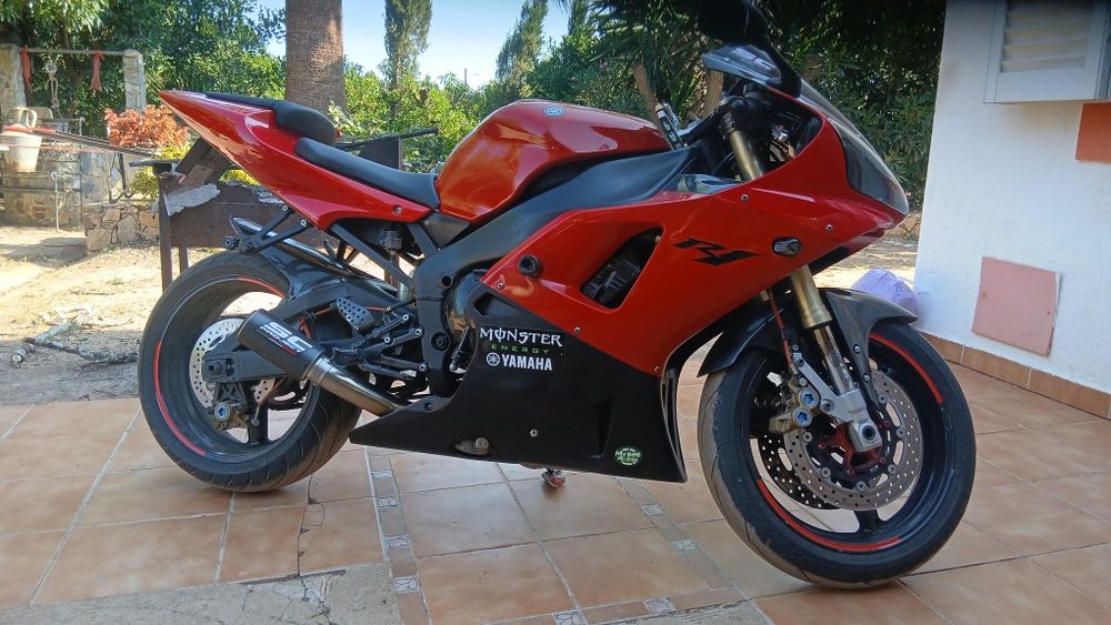 Yamaha r1 impecável