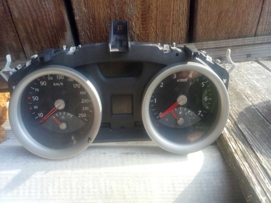 подушка двигателя(кронштейн)рено меган2 приборка