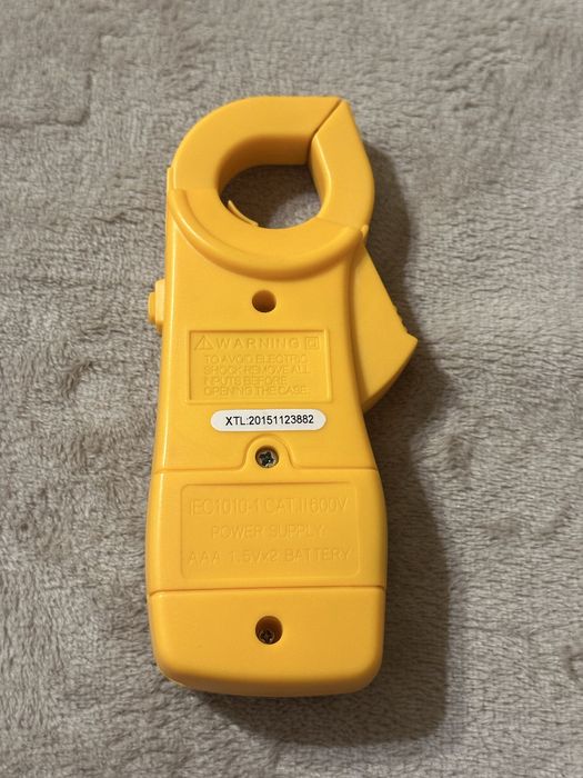 Cyfrowy miernik cęgowy / multimetr