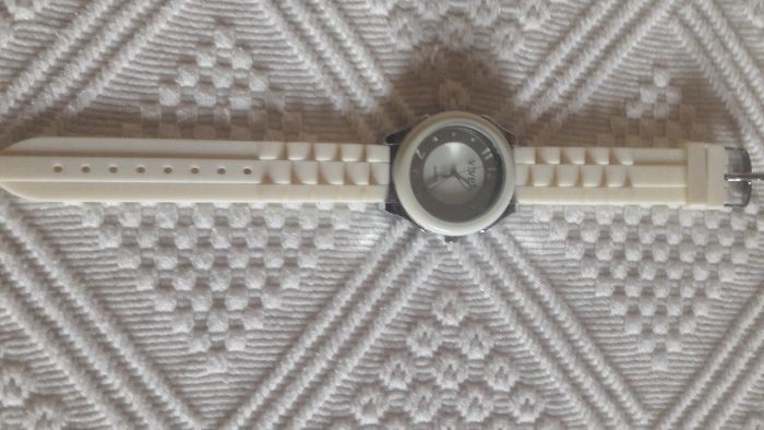 vários relógios senhora, Hello Kitty, SD&N, VIVE