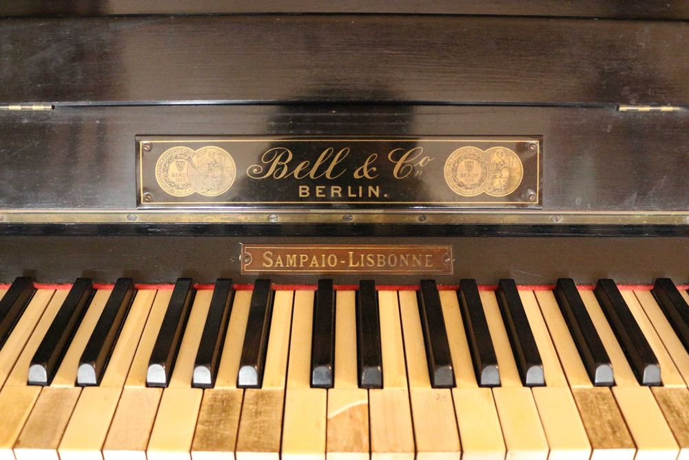 Piano vertical (Bell & Cª, Berlin)
