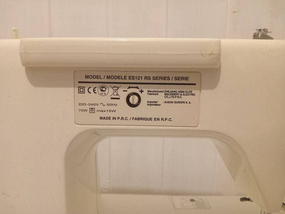 Оверлок Toyota ES 121