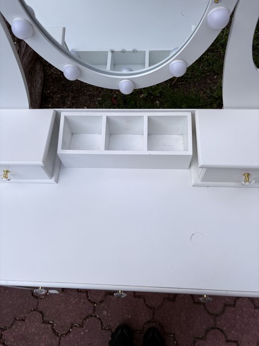 toaletka z lustrem LED