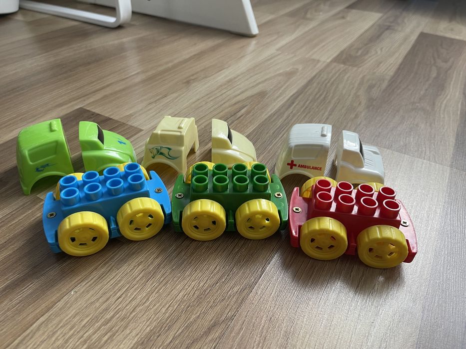 Samochody do składania „lego”, ambulans i inne