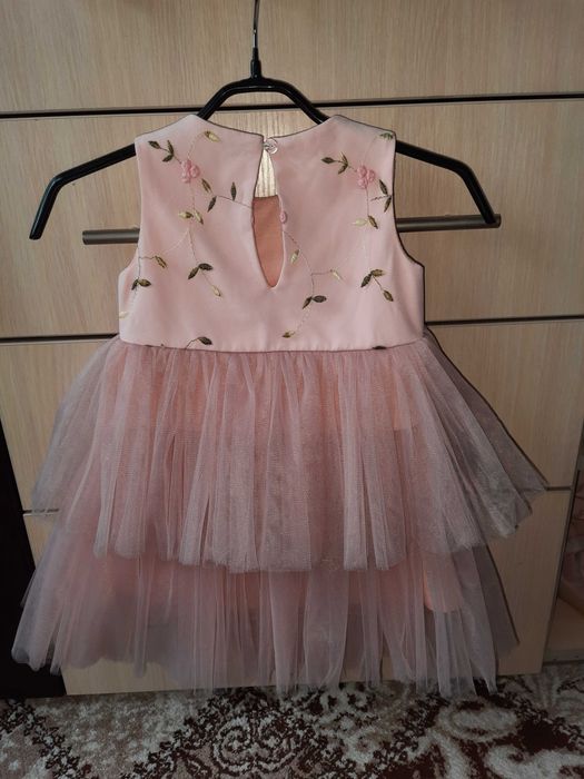 Платье на девочку