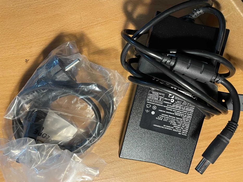 Stacja dokująca USB-C DELL WD15 / K17A z zasilaczem 130W - org pudełko