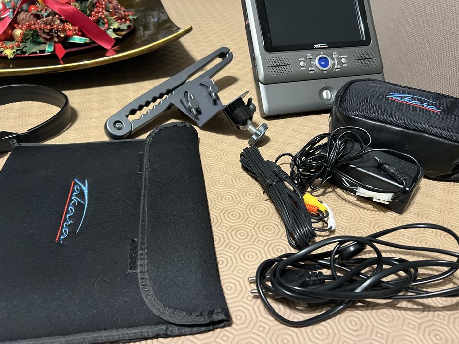 Leitor de dvd portatil para adaptar a im aitomovel ou em mesa