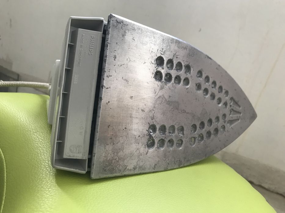 Электроутюг , утюг.