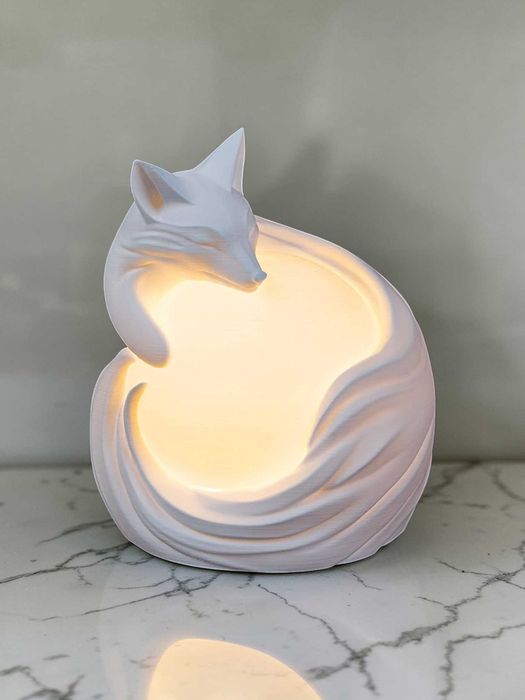 Designerska Lampa Stołowa Lis – Artystyczna Rzeźba Świetlna