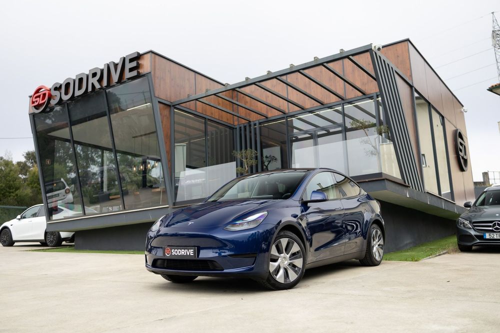 Tesla Model Y Standard RWD