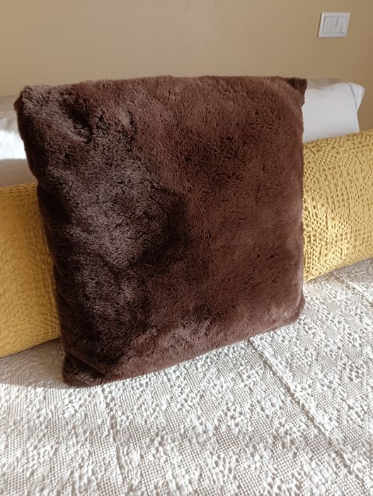 Manta tapa pés e almofada decorativa