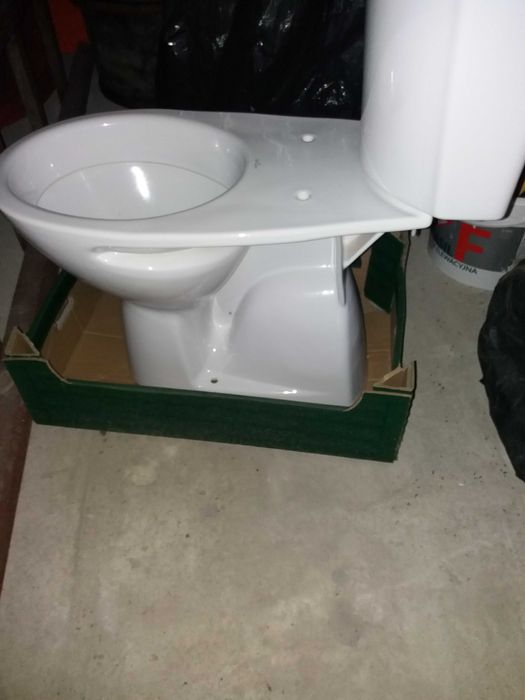 Kompakt WC Cersanit.