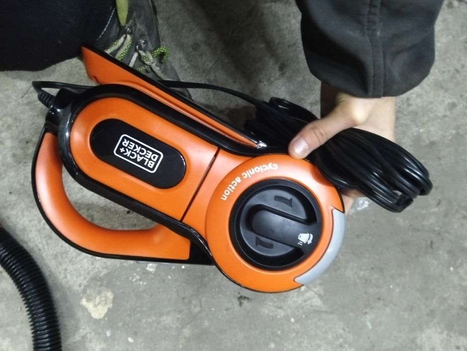 Odkurzacz samochodowy