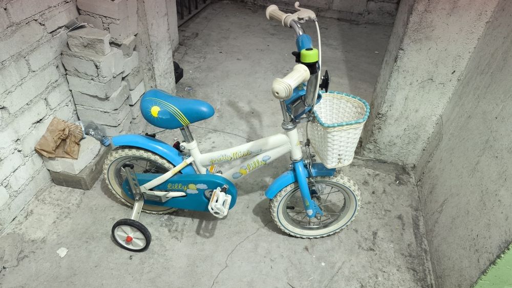 Rower z kołkami bocznymi dla dziecka