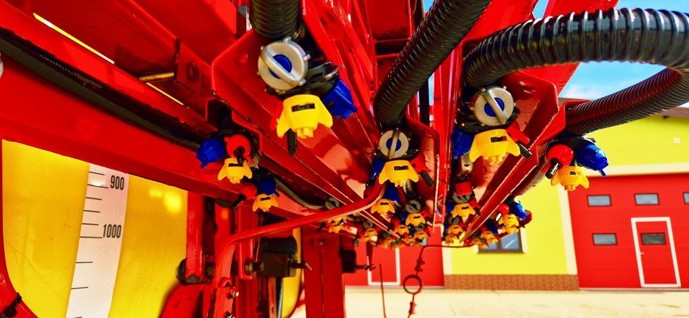 Opryskiwacz zawieszany Rau Kverneland D2