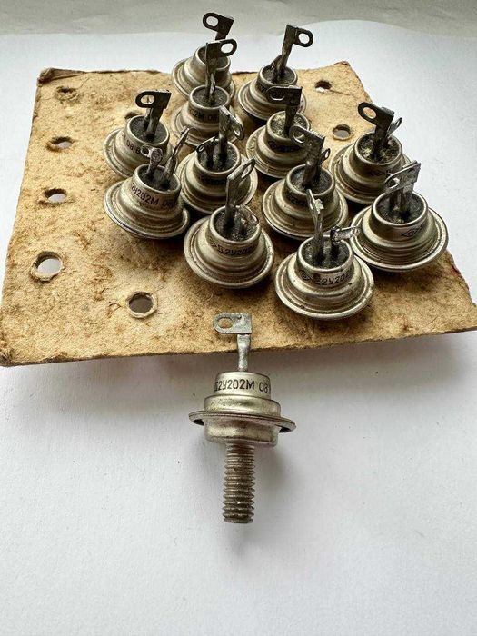 Продам нові тиристори 2У202М