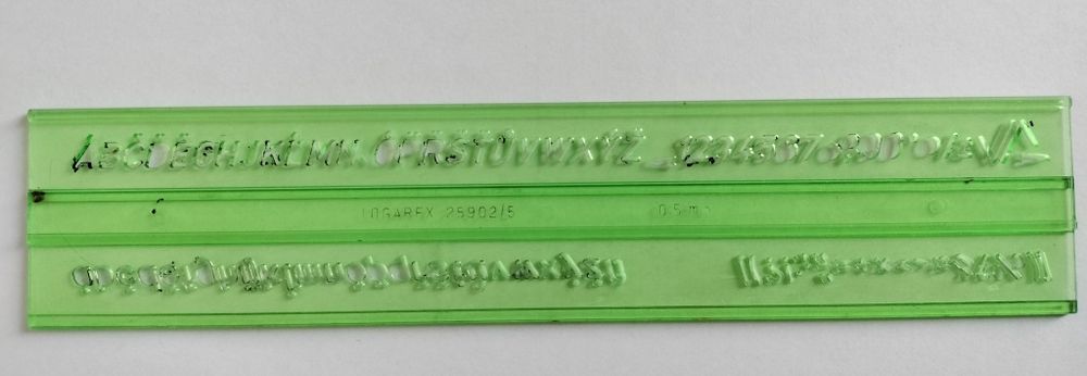 Szablon LOGAREX litery pochyłe 5 mm do rapitografów 0,5 mm