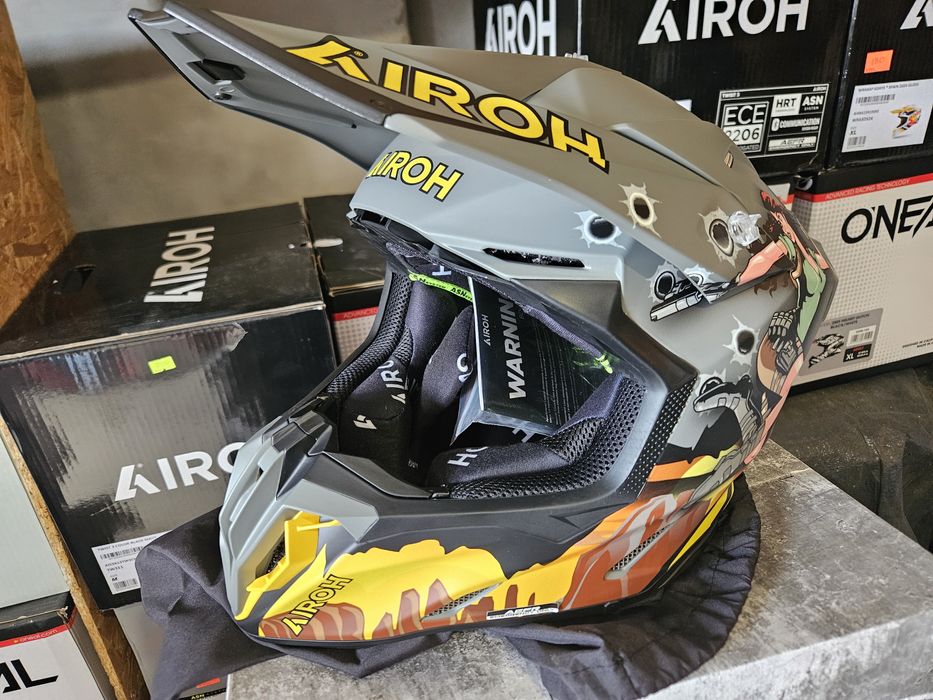 Мотошолом Airoh Twist 3 Alpinestars