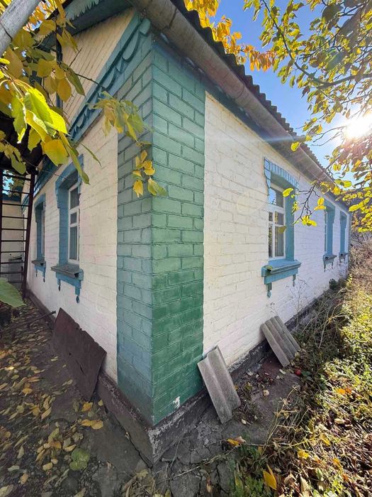 Продаж двох частин будинку на одній земельній ділянці – вул. Стуса