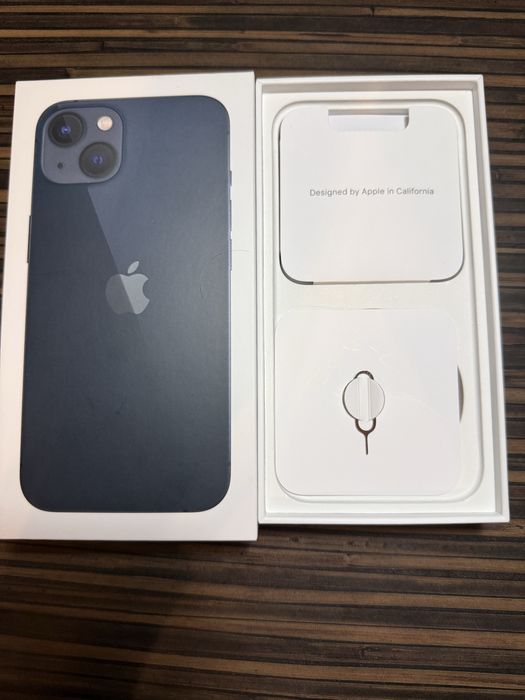 iPhone 13 128 GB granatowy – bardzo dobry stan