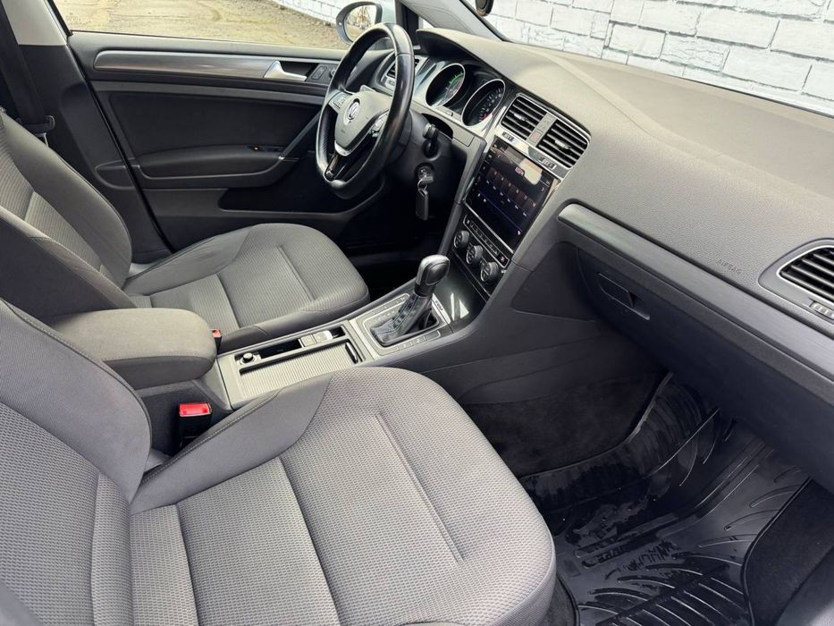 Volkswagen E-Golf Car Invest Ukraine Лізинг