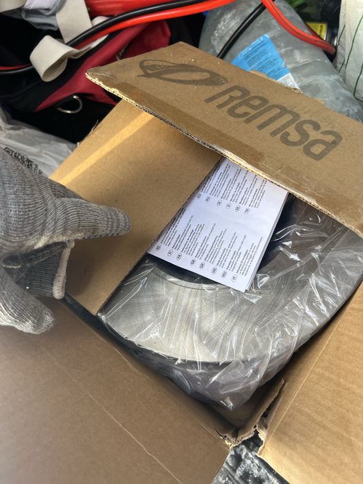 Нові Тормозні Диски  Передні , REMSA Іспанія Вольво  S80 S60 V70 XC70