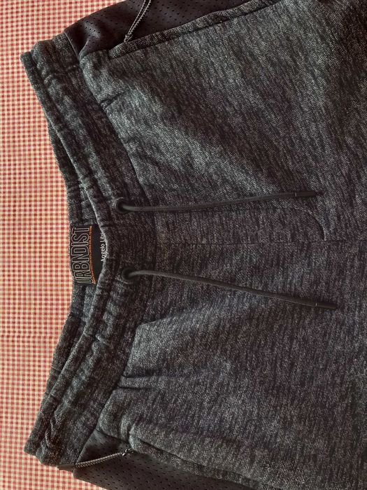 (NOVO, PORTES GRÁTIS) Calças Jogger de Malha Premium em Cinzento