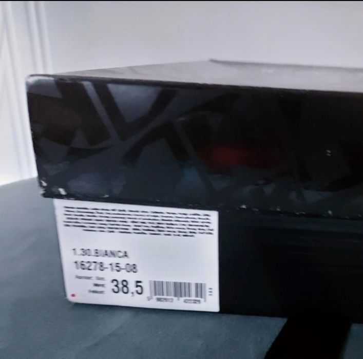 Czółenka skórzane Kazar 38.5