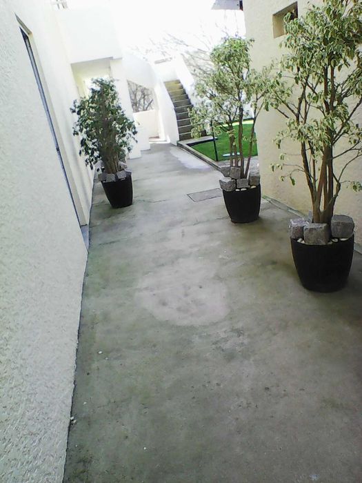 QUARTO-Grande-Partilhado Em Moradia-Preço-BAIXO-À-Avda. Boavista.PORTO