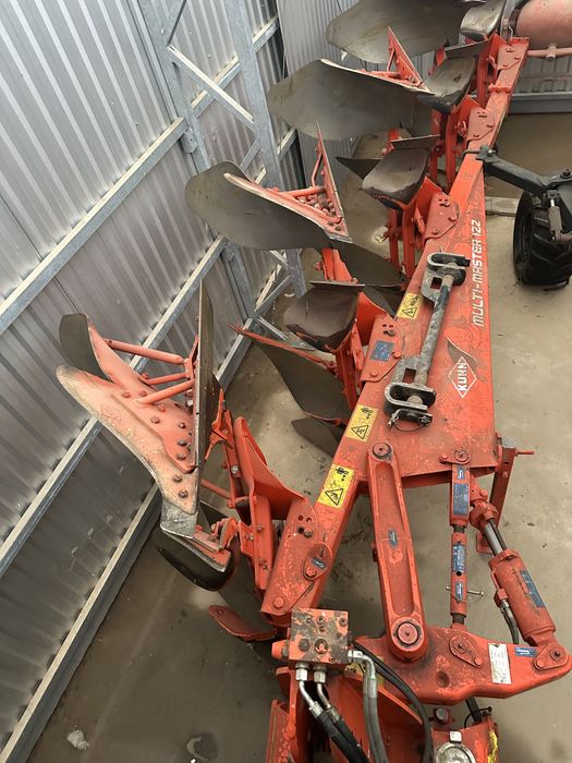 Pług obrotowy kuhn 5 multi master 122