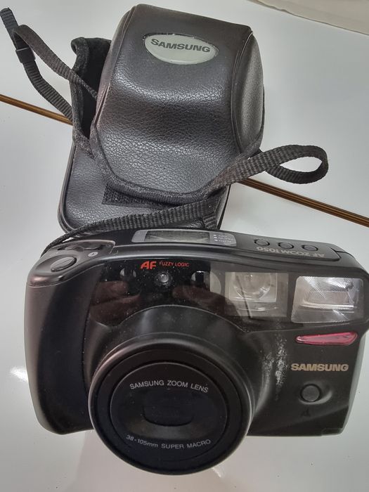 Máq fotográfica Samsung AF ZOOM 1050