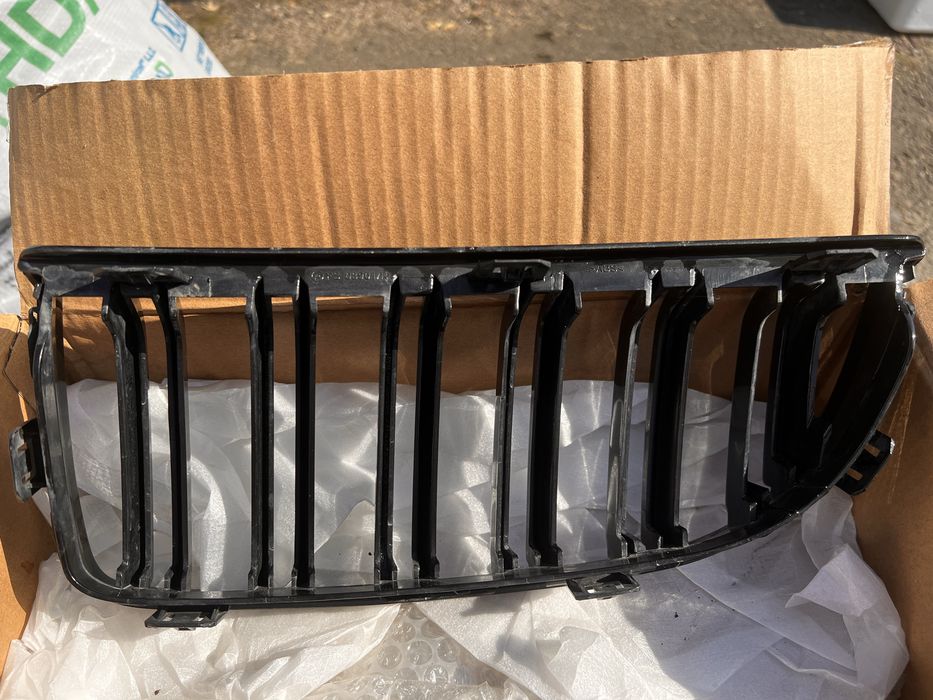 Продам ноздрі від бмв е90 2008(до рест)