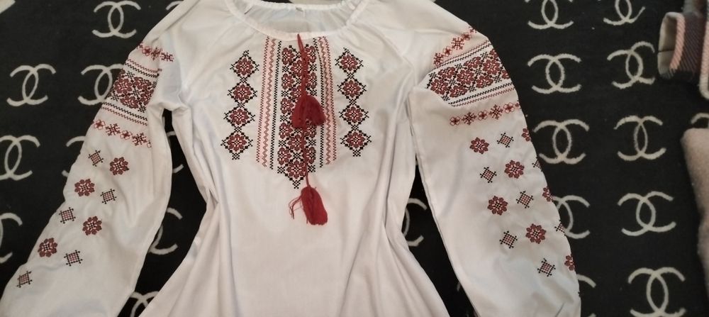 Вишиваночка для дівчинки