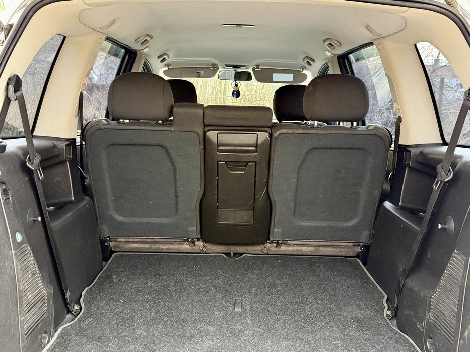 Opel Zafira 2004 рік 1,6 бенз 7 - місна