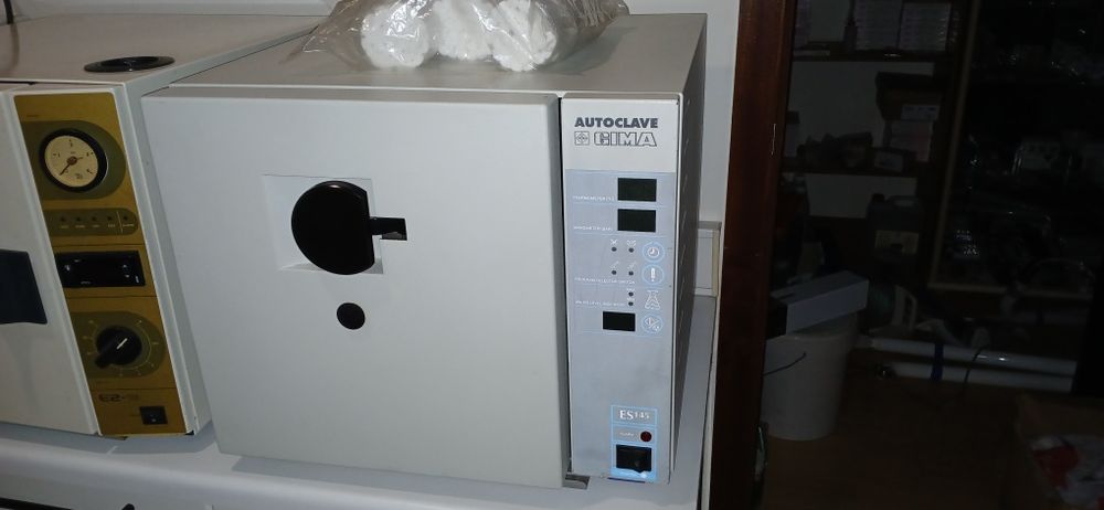 Autoclave para esterlização.