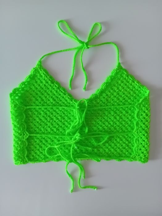 Top em crochê sem costas