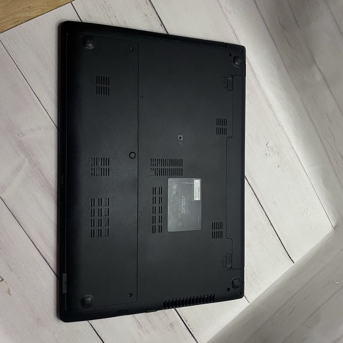 Ноутбук ASUS K56CB i3/2GB відеокарта/4GB ОП/500GB