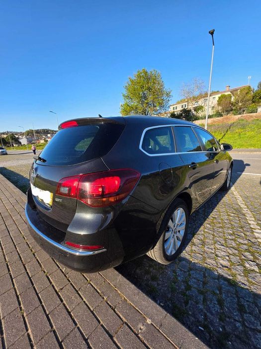 Opel Astra Sports Tourer 2015