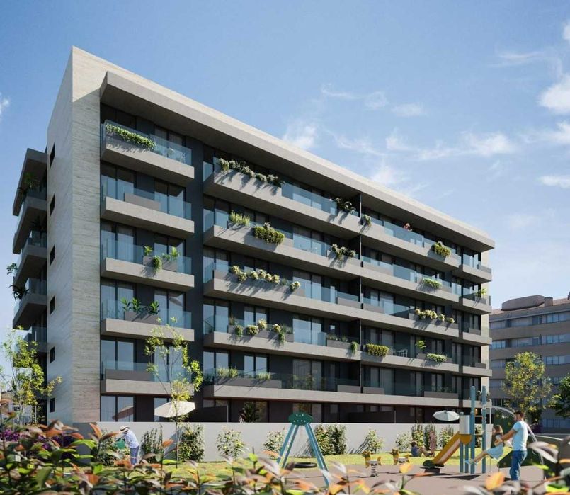 Apartamento T3 Novo com Varanda e 3 Frentes em Santa Marinha, V.N.Gaia