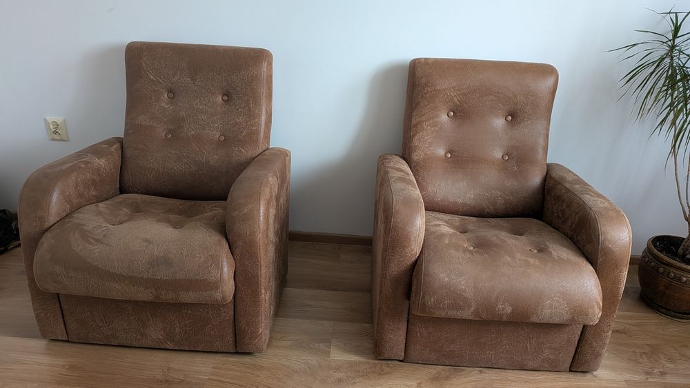 Fotele brązowe retro stabilne