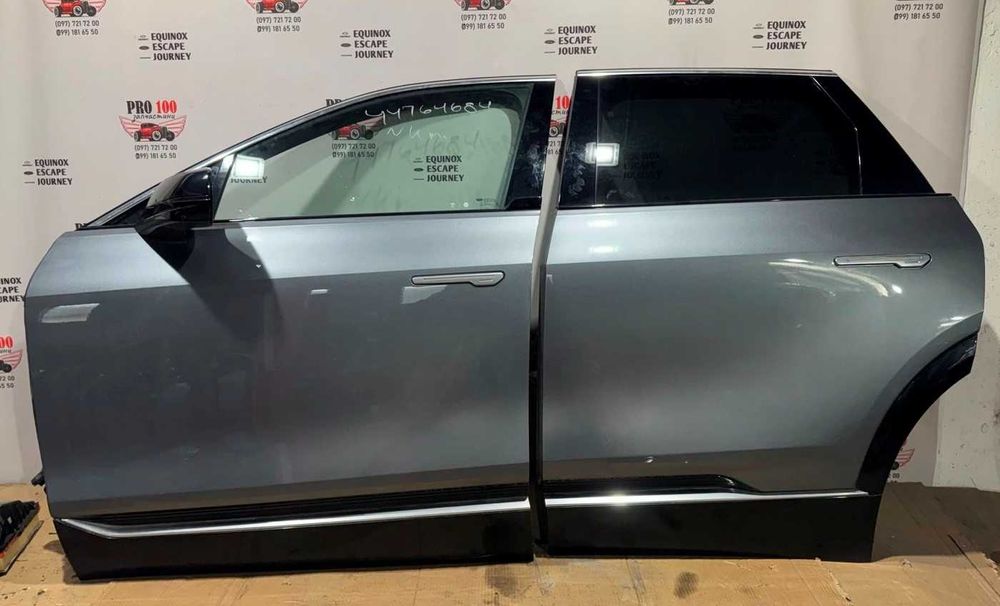 Двері ліві взборі дзеркало Каділак Кадиллак Cadillac Lyriq 2023 - 2025