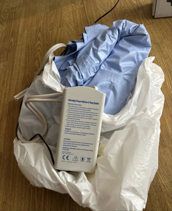 Materac przeciwodlezynowy z pompka firma  Thuasne