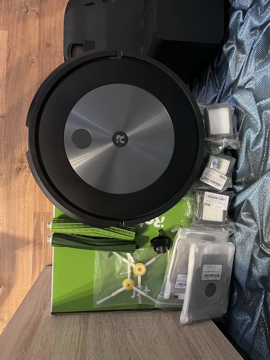 iRobot Roomba j7+