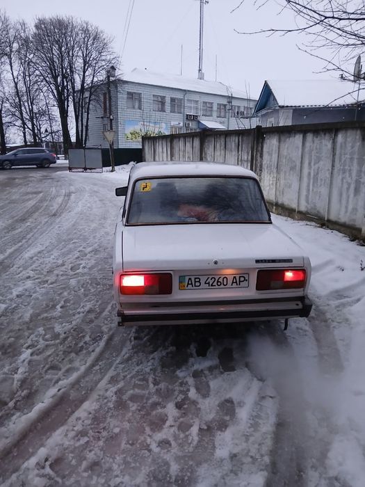 Продам ваз 2105  на полном ходу