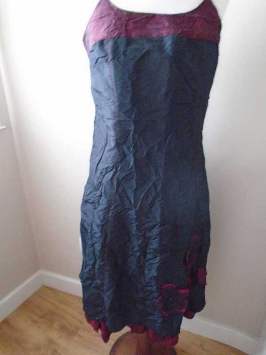 Vestido saia dupla/sobreposta, tecido enrugado